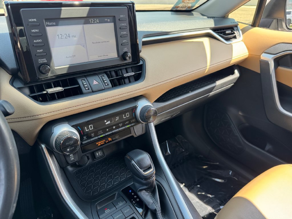 Certified 2019 Toyota RAV4 XLE Premium FWD image 29