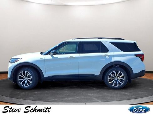 New 2026 Ford Explorer ST-Line AWD/4WD image 2