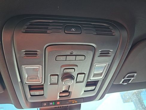Used 2024 GMC Yukon XL Denali w/ Advanced Technology Package AWD/4WD image 69