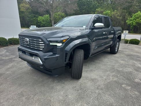 Used 2024 Toyota Tacoma Limited AWD/4WD image 10
