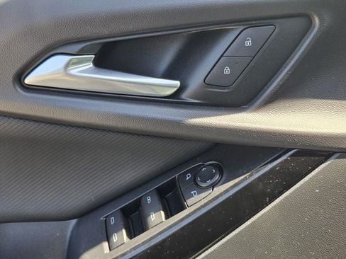 Used 2025 Chevrolet Equinox LT FWD image 25