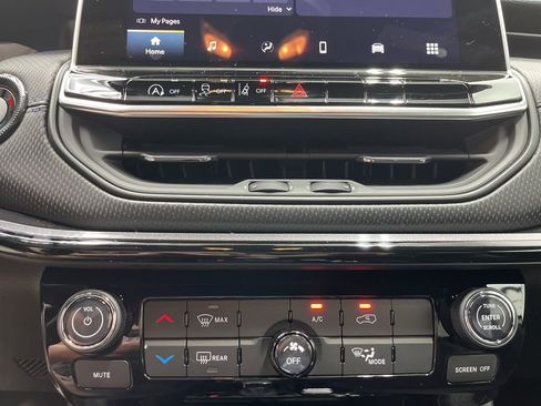 New 2026 Jeep Compass Latitude AWD/4WD image 14