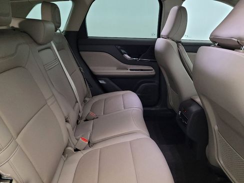 Used 2022 Lincoln Corsair AWD w/ Premium Package image 19