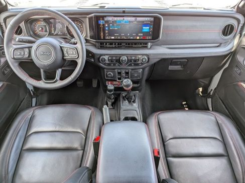 Used 2024 Jeep Wrangler Unlimited Rubicon AWD/4WD image 18