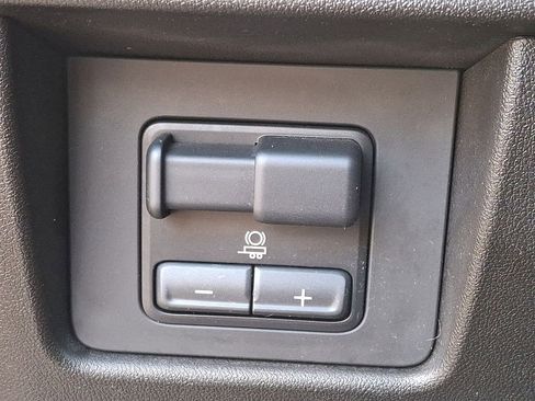 Certified 2023 Chevrolet Colorado Trail Boss w/ Technology Package image 27