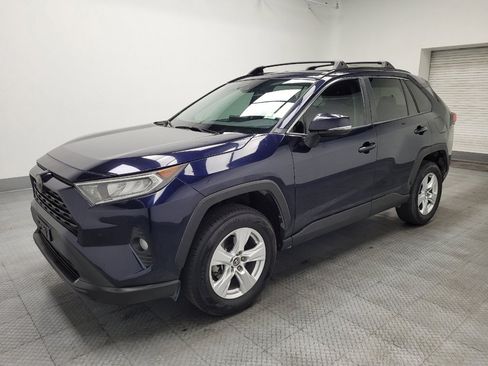Used 2020 Toyota RAV4 XLE AWD/4WD image 2