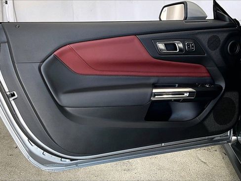 Used 2025 Ford Mustang GT Premium image 25