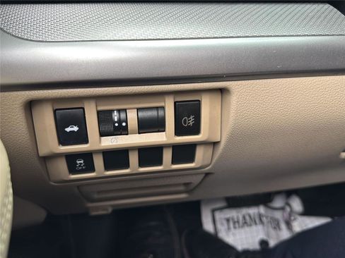 Used 2017 Subaru Legacy 2.5i Premium image 18