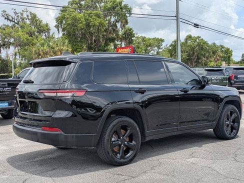 Used 2023 Jeep Grand Cherokee L Laredo RWD image 4