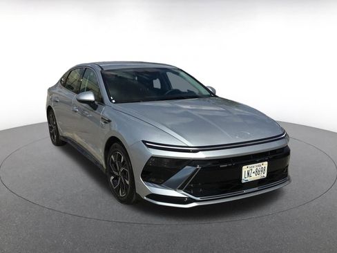 Used 2025 Hyundai Sonata SEL FWD image 1