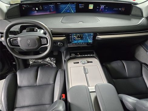 New 2025 Lincoln Navigator L Reserve image 16
