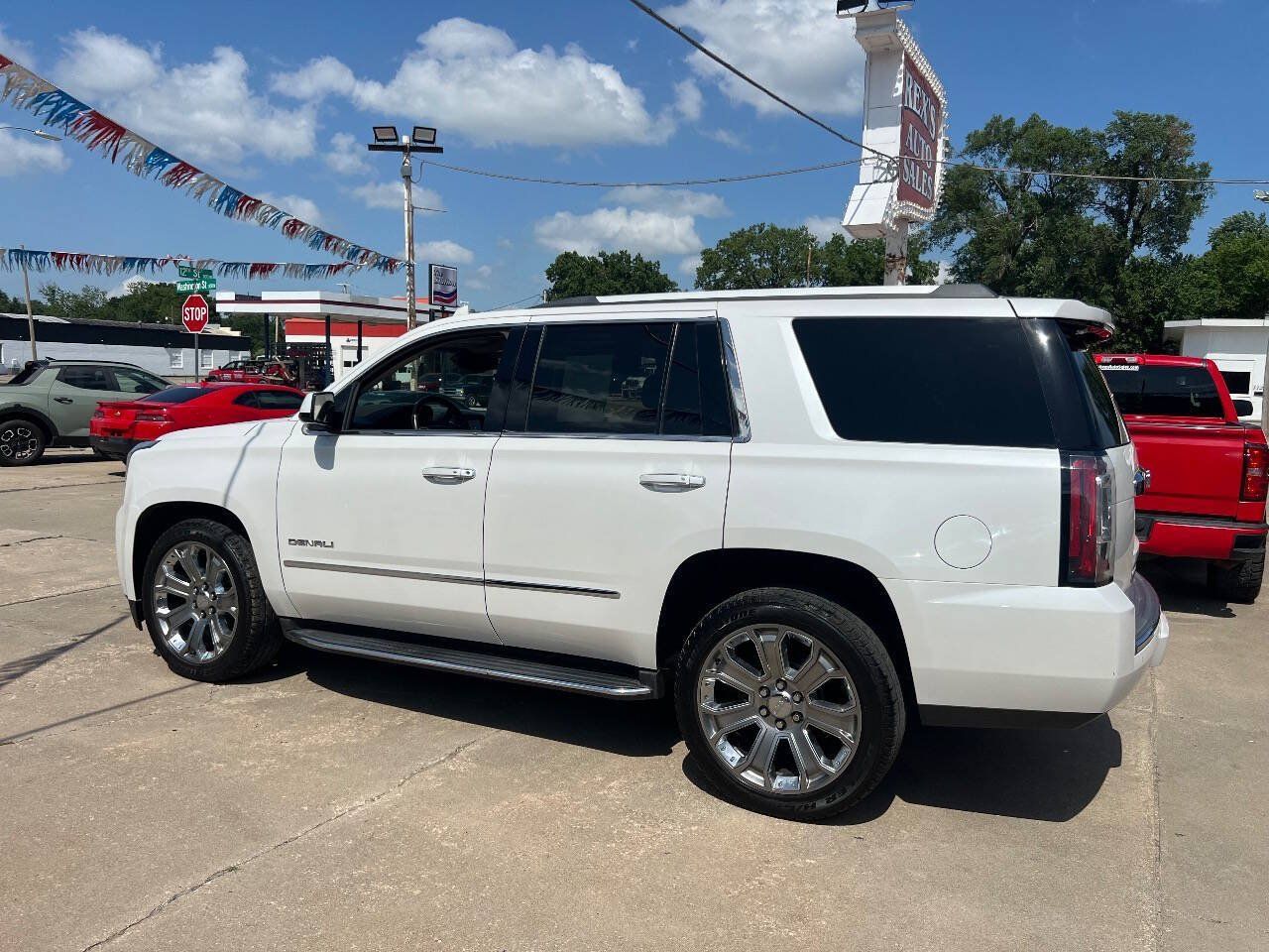 Used 2017 GMC Yukon Denali w/ Open Road Package AWD/4WD image 6