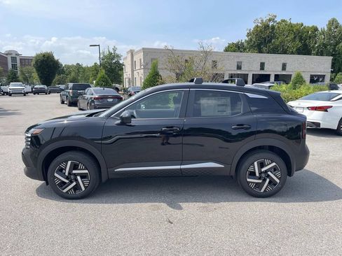 New 2026 Nissan Kicks SV w/ Cold Weather Package FWD image 6