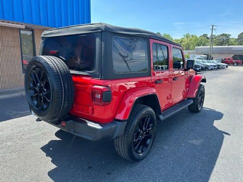 Used 2021 Jeep Wrangler Unlimited Sahara w/ Cold Weather Group AWD/4WD image 11