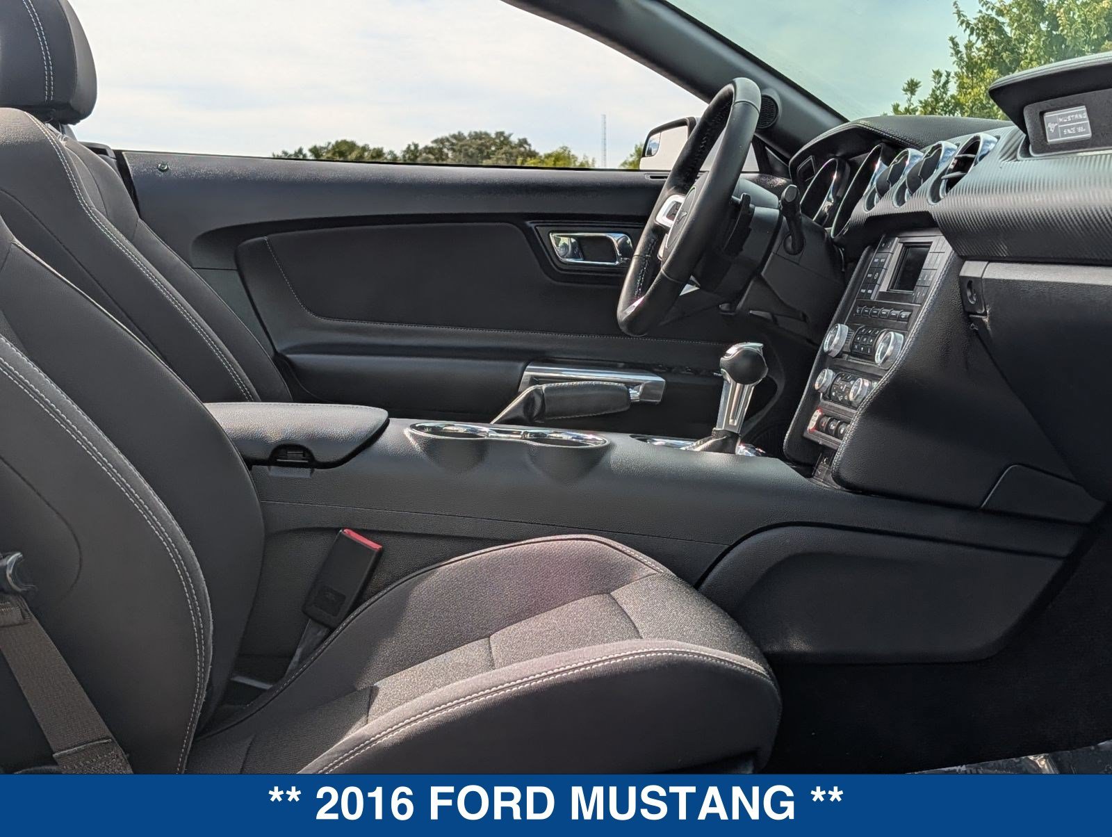 Used 2016 Ford Mustang Convertible RWD image 14