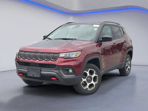 Used 2022 Jeep Compass Trailhawk AWD/4WD image 2