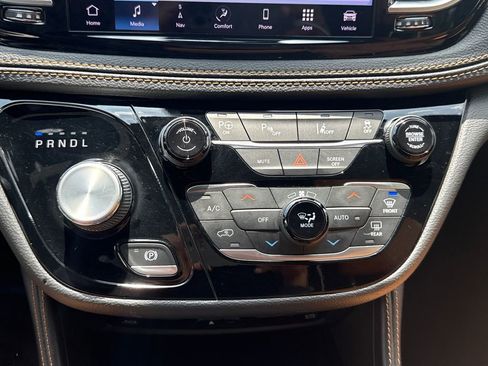 Used 2022 Chrysler Pacifica Pinnacle FWD image 24