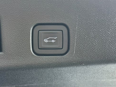 Used 2026 Chevrolet Traverse LT FWD image 29
