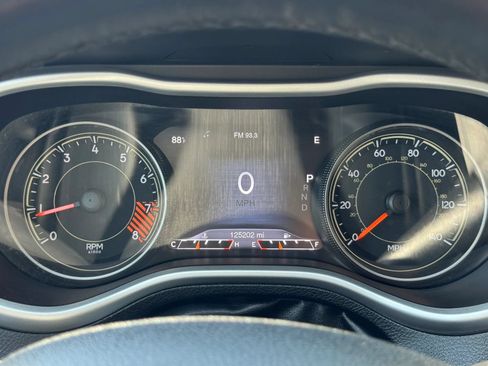Used 2015 Jeep Cherokee Trailhawk w/ Cold Weather Group AWD/4WD image 20