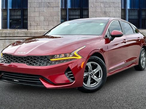 Used 2022 Kia K5 LXS FWD image 2