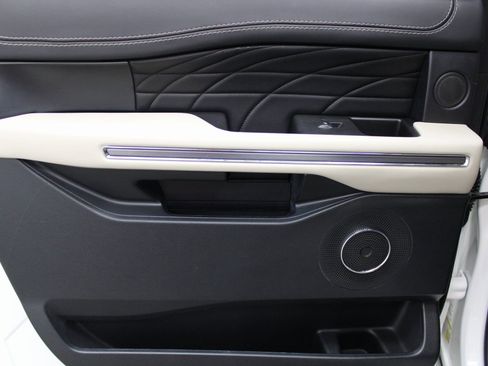 Used 2021 Ford Expedition Max Platinum image 22