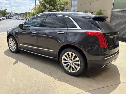Used 2017 Cadillac XT5 Platinum w/ Driver Assist Package AWD/4WD image 8