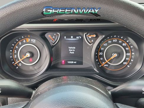 Used 2025 Jeep Gladiator Sport AWD/4WD image 7