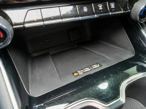 Used 2024 Chevrolet Traverse RS image 26