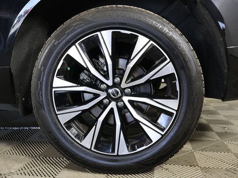 Used 2023 Volvo XC60 B5 Plus AWD/4WD image 23