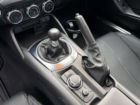 Used 2022 MAZDA MX-5 Miata Grand Touring w/ Weather Package RWD image 17