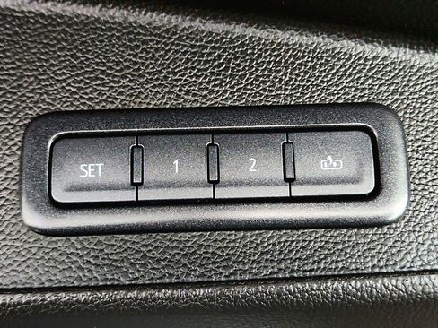 Used 2020 Chevrolet Tahoe LT w/ Luxury Package AWD/4WD image 23