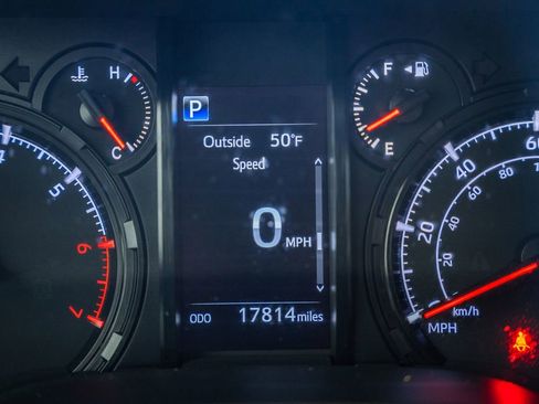 Certified 2022 Toyota 4Runner SR5 AWD/4WD image 44