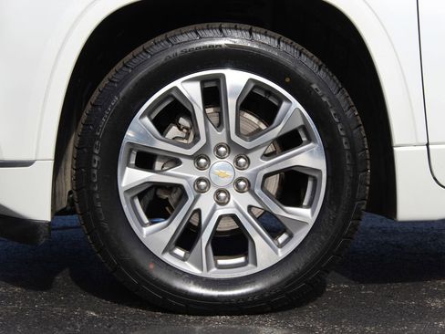 Used 2018 Chevrolet Traverse Premier w/ Driver Confidence II Package image 28