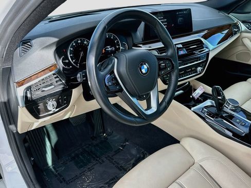 Used 2017 BMW 540i RWD image 9