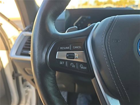 Used 2025 BMW X5 xDrive50e image 23