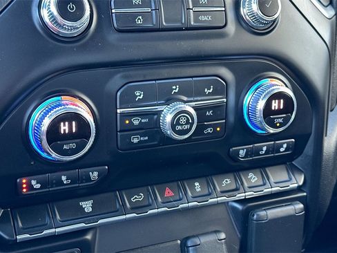 Used 2022 GMC Sierra 2500 AT4 image 21