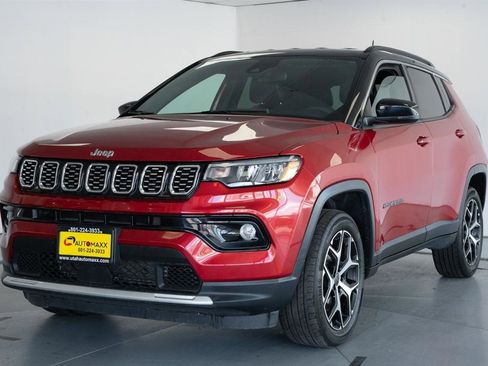 Used 2025 Jeep Compass Limited AWD/4WD image 3