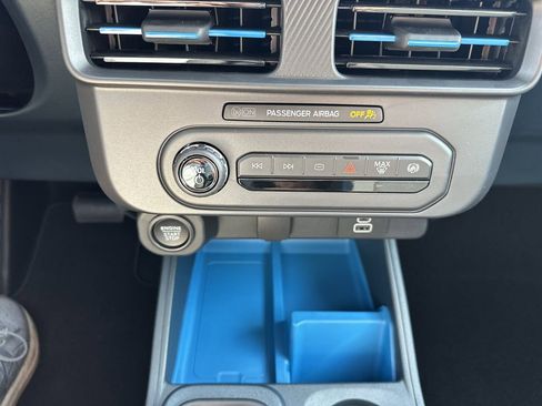 New 2025 Ford Maverick XLT w/ XLT Luxury Package image 27