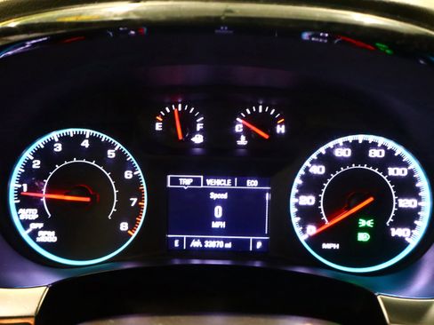 Used 2023 Chevrolet Traverse LT image 13