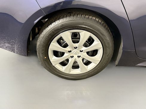 Used 2023 Toyota Corolla LE FWD image 32