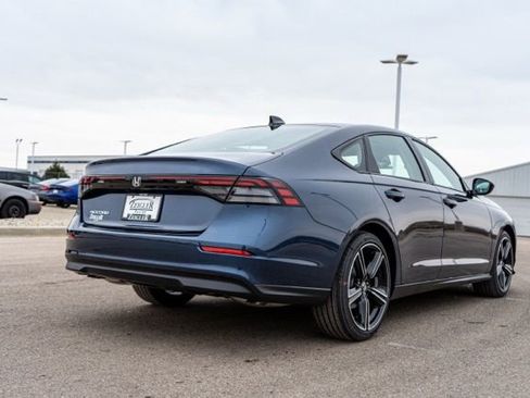 Used 2025 Honda Accord SE image 7