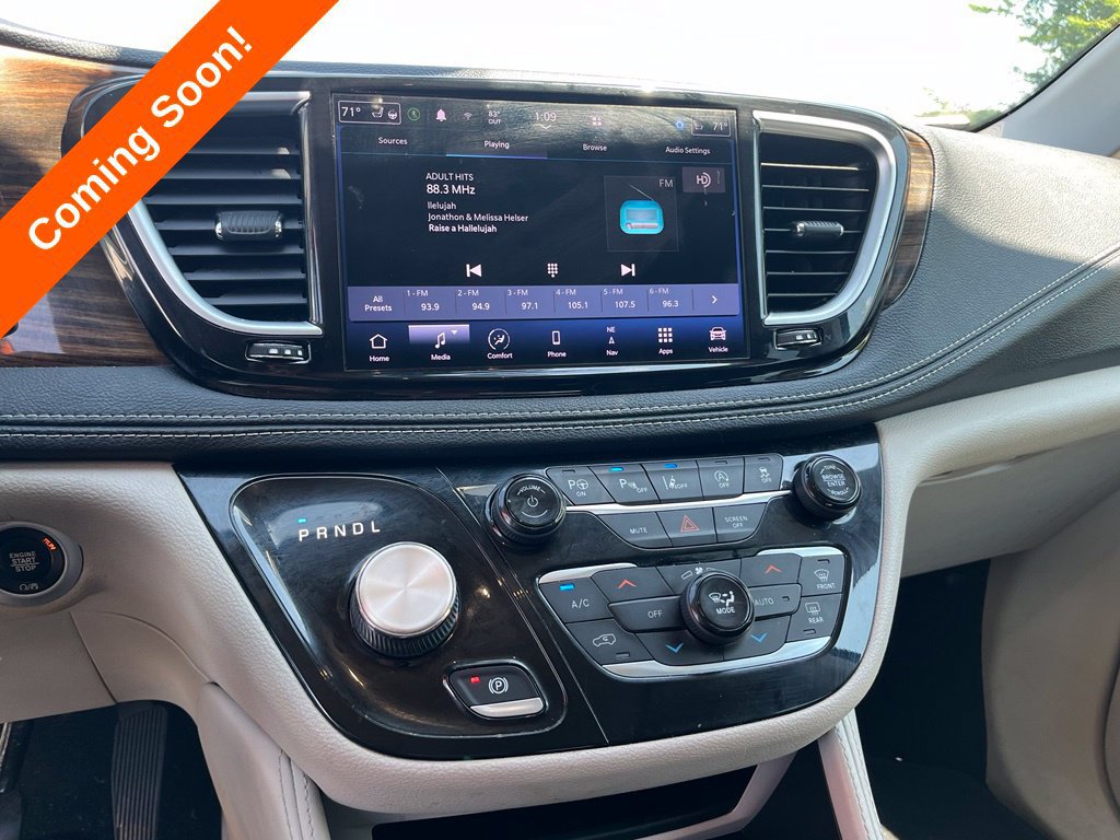 Used 2022 Chrysler Pacifica Limited FWD image 20