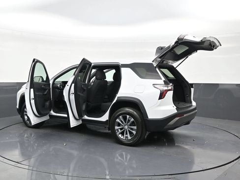 Used 2026 Chevrolet Equinox LT FWD image 28
