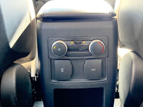 Used 2020 Ford Explorer XLT w/ Equipment Group 202A RWD image 16
