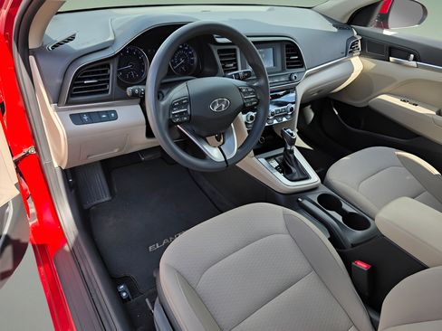 Used 2020 Hyundai Elantra SE FWD image 16
