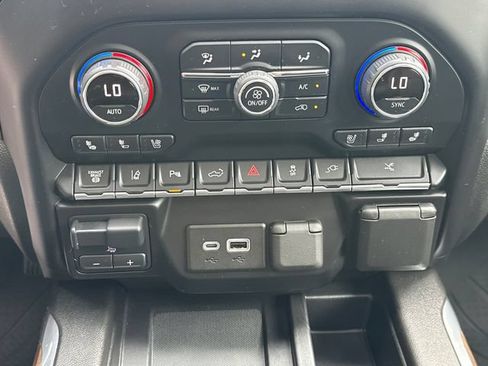 Used 2022 Chevrolet Silverado 2500 High Country AWD/4WD image 34