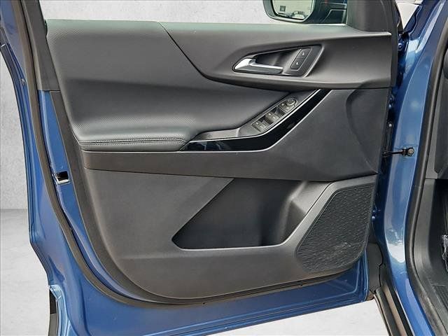 Used 2026 Chevrolet Equinox LT FWD image 11