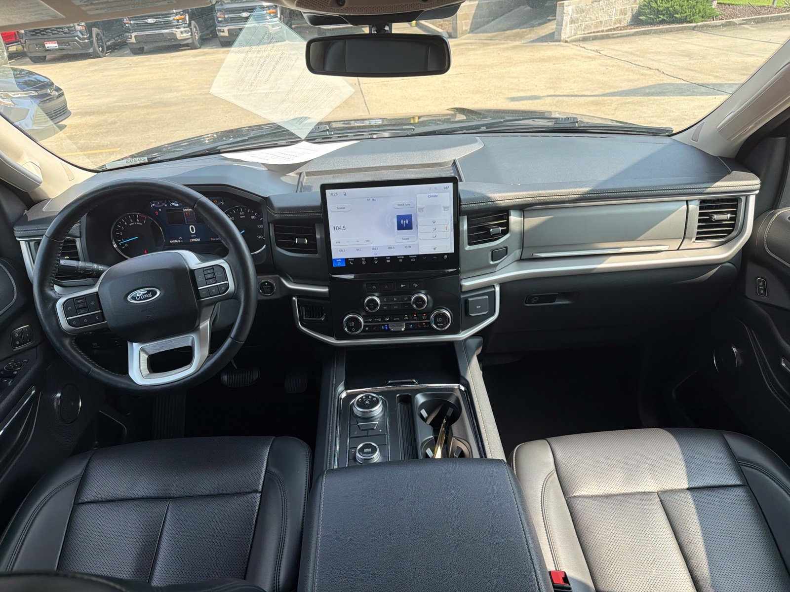 Used 2024 Ford Expedition XLT AWD/4WD image 9