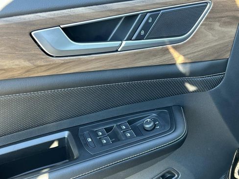 New 2026 Volkswagen Atlas SE FWD image 20