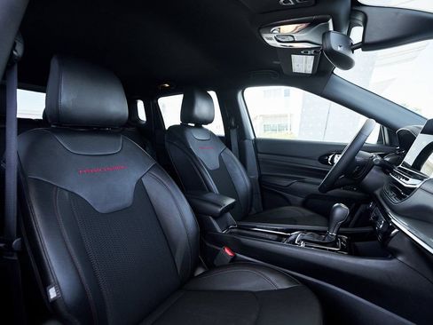 Used 2024 Jeep Compass Trailhawk image 26